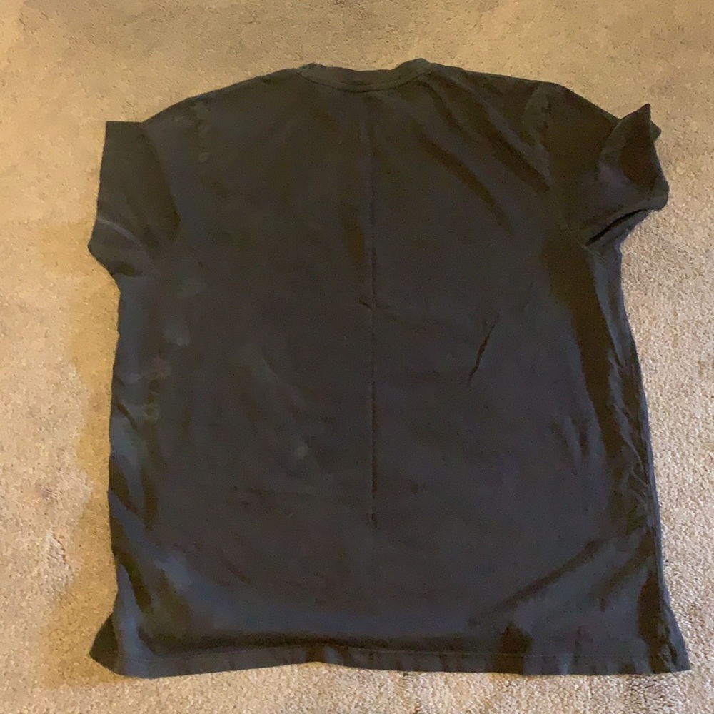 Queen Large Shirt - Picture 3 of 3